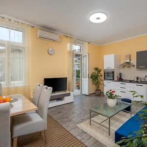 https://riviere-luxury-apartment.primorje-gorskikotar.com
